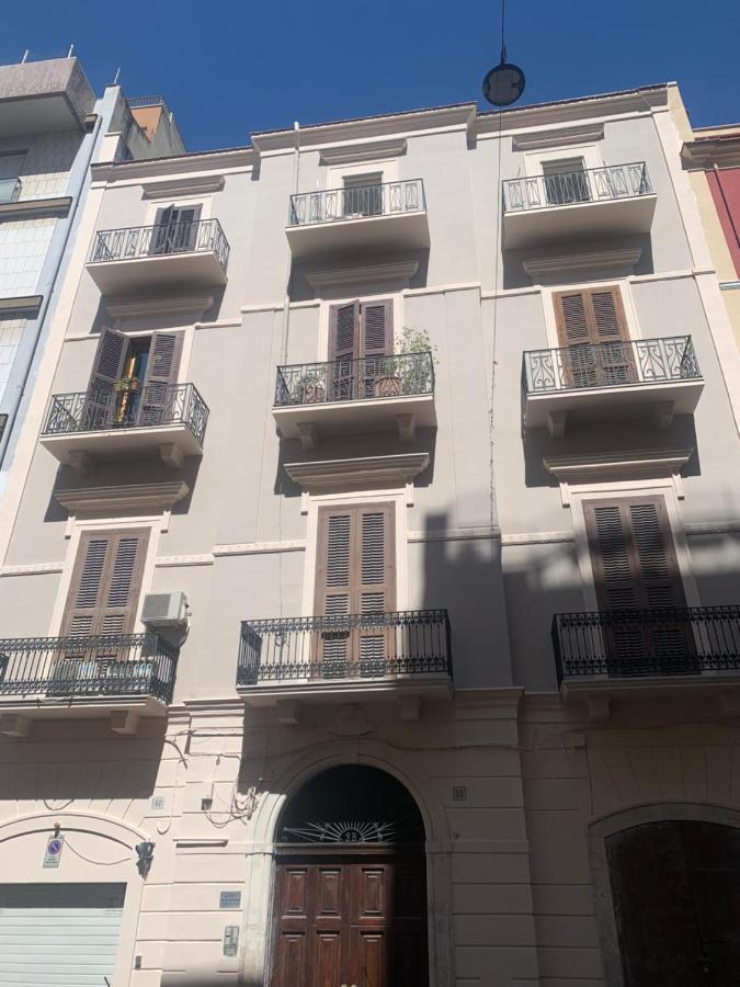 Apartment city center eighty-five Bari Exterior foto